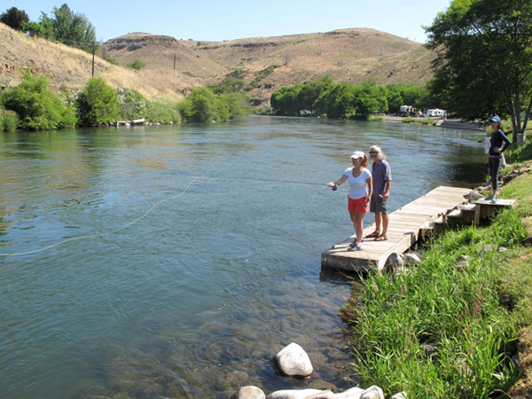 On Sunday afternoon, some of us went whitewater rafting or took fly-fishing lessons, while others simply relaxed and knit.