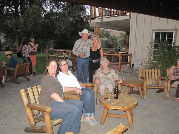Dan and Jeanne Carver of Imperial Stock Ranch arrived that evening to host the welcome reception. During dessert, Dan shared his farming philosophy of managing landscape and harvesting sunlight.